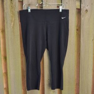 *Price Drop* Black Nike Capris - Size XL